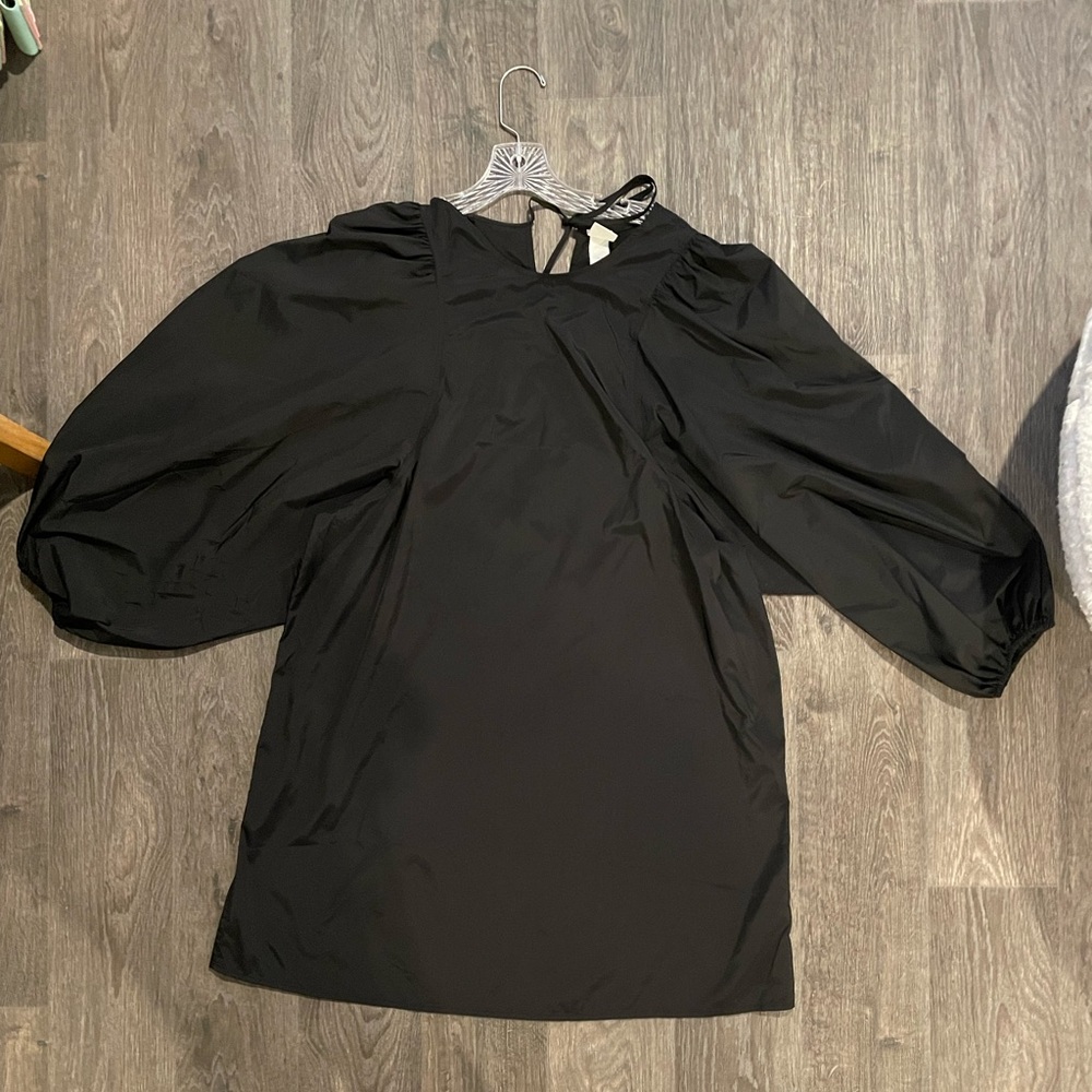 A-line dress with puff sleeves